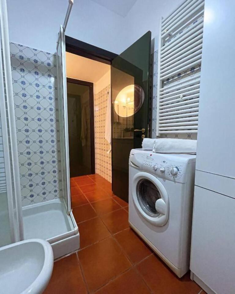 Bilocale Santagostino Apartamento Milão Exterior foto