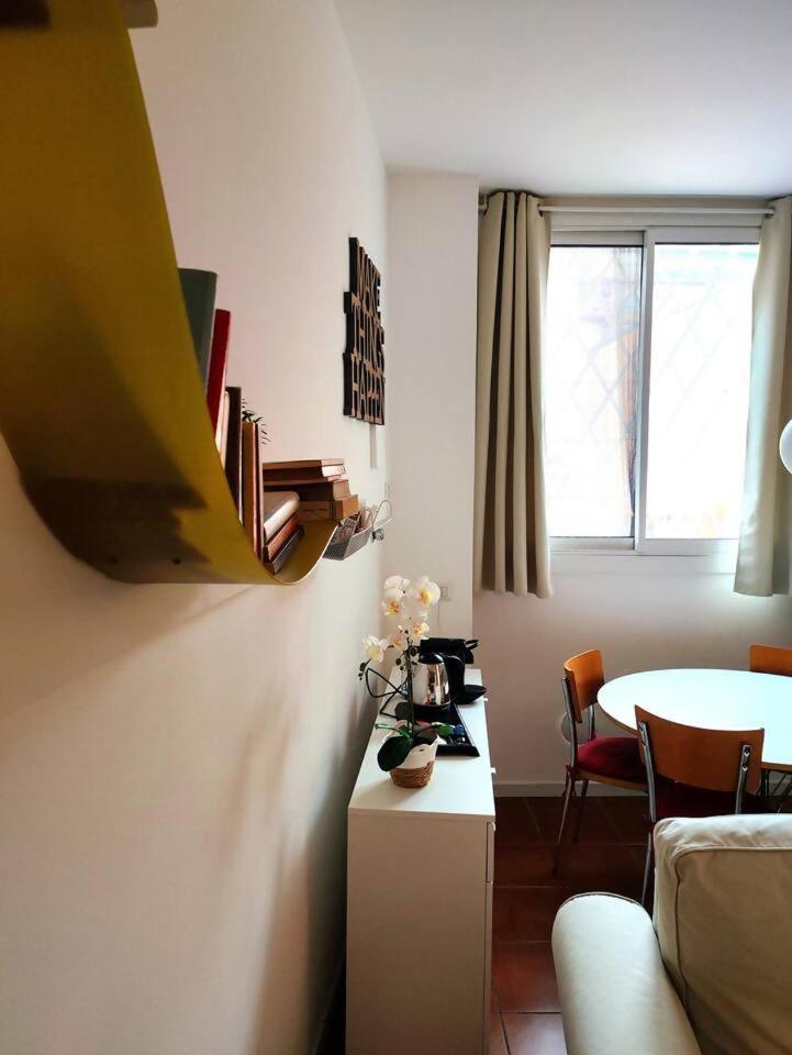 Bilocale Santagostino Apartamento Milão Exterior foto